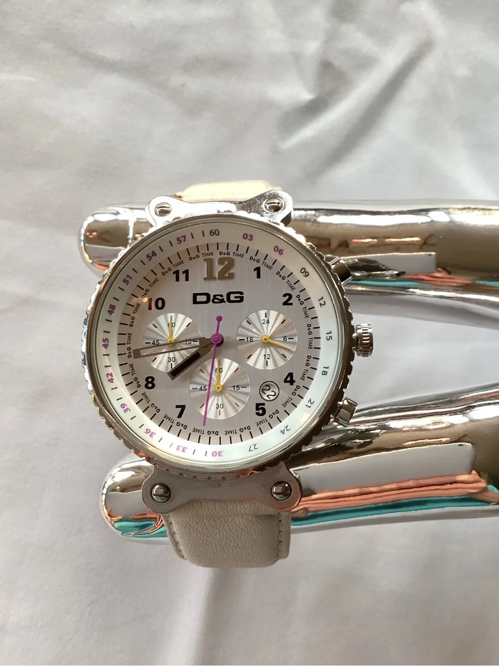 D&G Vintage Chronograph Quartz Watch White Leather Silver Steel New Batteries